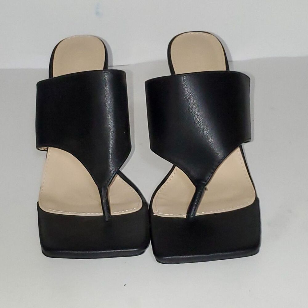 A Pair of Wild Deva Lounge Square Toed Heels Women's Black Faux Leather Trendy